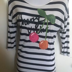 DIVIDED,B&Wtop ,size 2 can fit up to M size